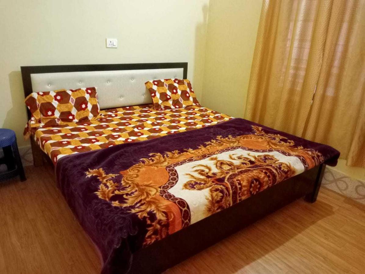 Oyo Hotel Ss Grand Λάκναου Εξωτερικό φωτογραφία