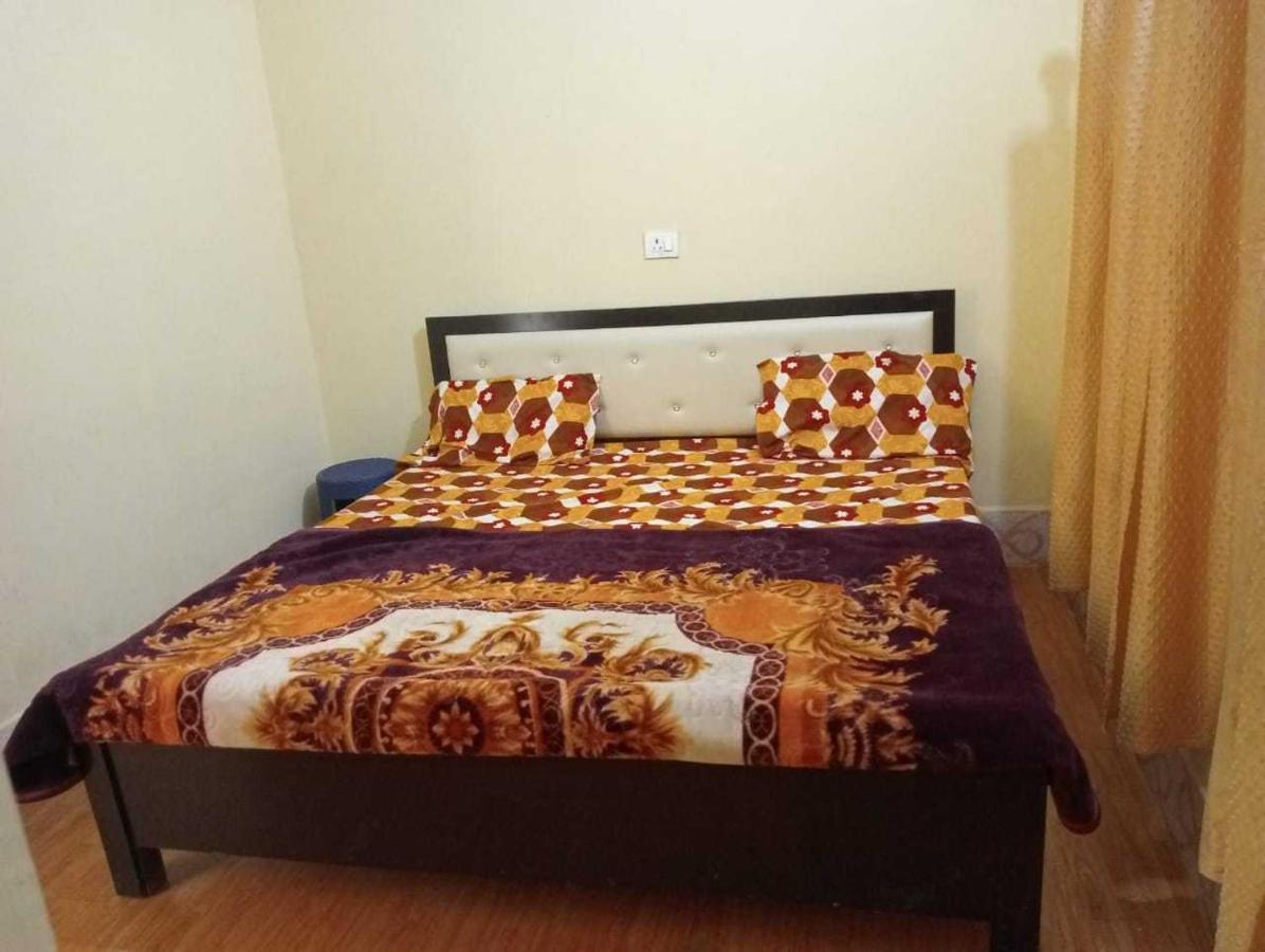 Oyo Hotel Ss Grand Λάκναου Εξωτερικό φωτογραφία
